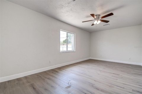 House in Saint Petersburg, Florida 3 bedrooms, 135.73 sq.m. № 1632443 - photo 23
