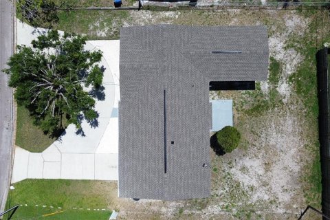House in Saint Petersburg, Florida 3 bedrooms, 135.73 sq.m. № 1632443 - photo 27