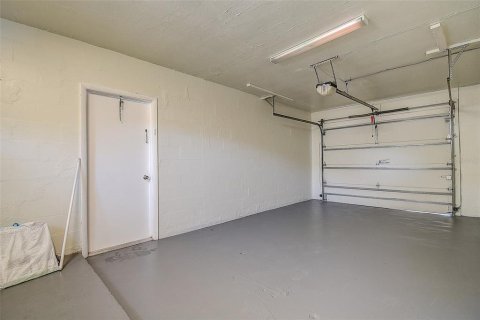 House in Saint Petersburg, Florida 3 bedrooms, 135.73 sq.m. № 1632443 - photo 25