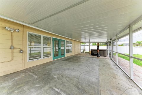 Villa ou maison à vendre à Sarasota, Floride: 3 chambres, 128.48 m2 № 2266255 - photo 13