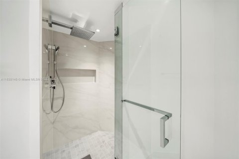 Condominio en venta en Miami Beach, Florida, 2 dormitorios, 128.21 m2 № 1819849 - foto 29