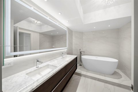Condominio en venta en Miami Beach, Florida, 2 dormitorios, 128.21 m2 № 1819849 - foto 27