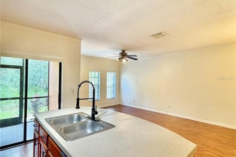 Touwnhouse à louer à Wesley Chapel, Floride: 2 chambres, 120.59 m2 № 2425762 - photo 5