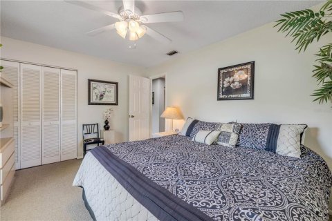 House in Edgewater, Florida 4 bedrooms, 187.85 sq.m. № 2137705 - photo 26