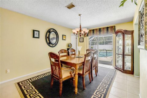 House in Edgewater, Florida 4 bedrooms, 187.85 sq.m. № 2137705 - photo 7