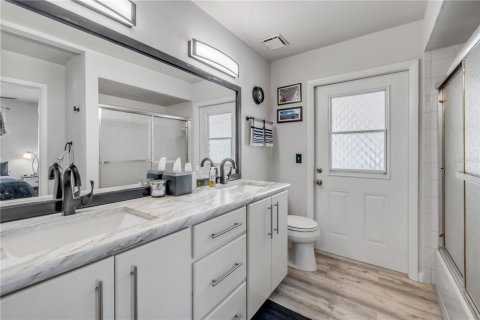 House in Edgewater, Florida 4 bedrooms, 187.85 sq.m. № 2137705 - photo 27