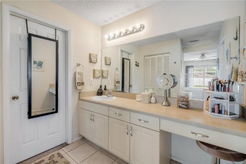 House in Edgewater, Florida 4 bedrooms, 187.85 sq.m. № 2137705 - photo 21