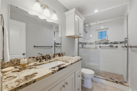 Condo in Belleair, Florida, 2 bedrooms № 2166789 - photo 18
