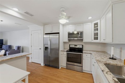 Condo in Belleair, Florida, 2 bedrooms № 2166789 - photo 4