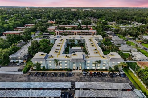 Condo in Belleair, Florida, 2 bedrooms № 2166789 - photo 27
