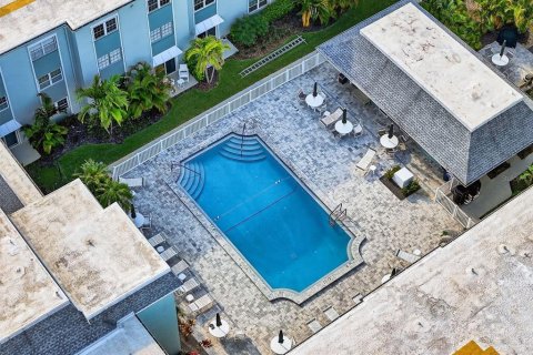 Condo in Belleair, Florida, 2 bedrooms № 2166789 - photo 30
