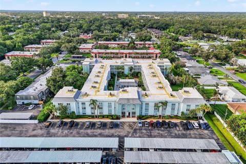 Condo in Belleair, Florida, 2 bedrooms № 2166789 - photo 26