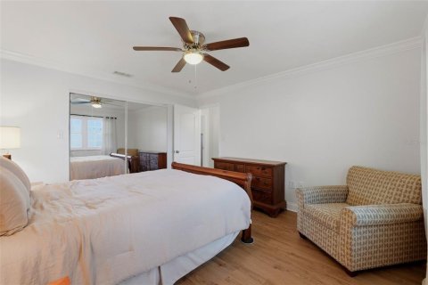 Condo in Belleair, Florida, 2 bedrooms № 2166789 - photo 17