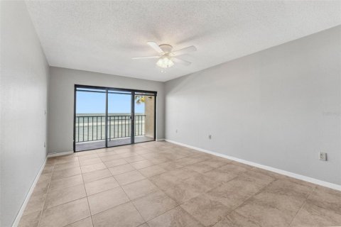 Condo in Saint Petersburg, Florida, 2 bedrooms  № 1644056 - photo 13