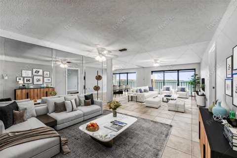 Condo in Saint Petersburg, Florida, 2 bedrooms  № 1644056 - photo 28