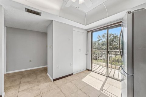 Condo in Saint Petersburg, Florida, 2 bedrooms  № 1644056 - photo 9