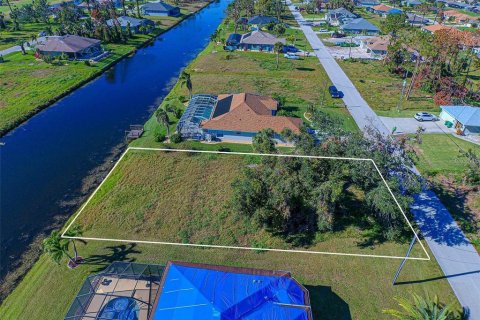Terreno en Rotonda, Florida № 2204026