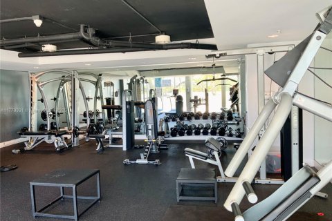 Купить кондоминиум в Майами, Флорида 1 спальня, 86.86м2, № 1711687 - фото 25