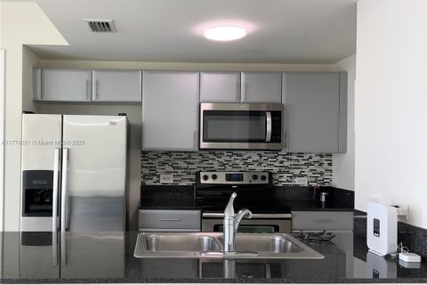 Купить кондоминиум в Майами, Флорида 1 спальня, 86.86м2, № 1711687 - фото 5