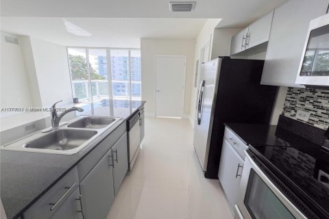 Купить кондоминиум в Майами, Флорида 1 спальня, 86.86м2, № 1711687 - фото 8