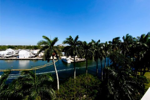 Купить кондоминиум в Майами, Флорида 1 спальня, 86.86м2, № 1711687 - фото 28