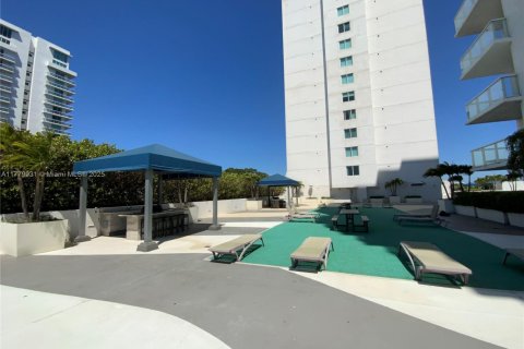 Купить кондоминиум в Майами, Флорида 1 спальня, 86.86м2, № 1711687 - фото 23