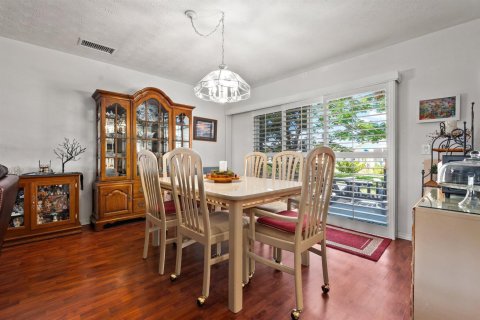 Villa ou maison à vendre à St. Lucie, Floride: 2 chambres, 105.44 m2 № 2187582 - photo 13