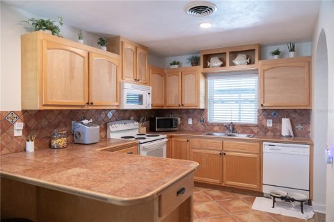 Casa en venta en Palm Harbor, Florida, 2 dormitorios, 87.14 m2 № 2209258 - foto 9