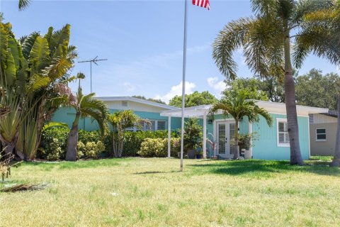 Casa en venta en Palm Harbor, Florida, 2 dormitorios, 87.14 m2 № 2209258 - foto 2
