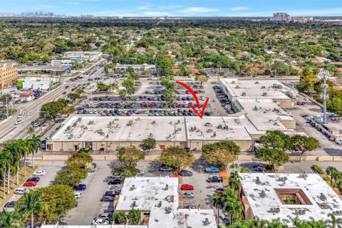 Propiedad comercial en venta en Miami, Florida № 1962326 - foto 14