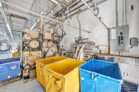 Propiedad comercial en venta en Miami, Florida № 1962326 - foto 24