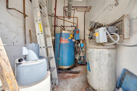 Propiedad comercial en venta en Miami, Florida № 1962326 - foto 22