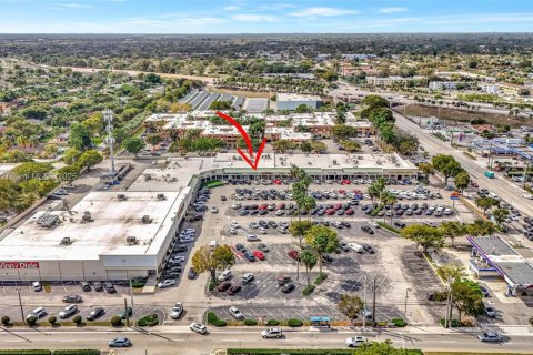 Propiedad comercial en venta en Miami, Florida № 1962326 - foto 5