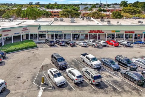 Propiedad comercial en venta en Miami, Florida № 1962326 - foto 17