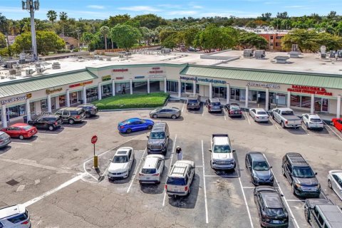 Propiedad comercial en venta en Miami, Florida № 1962326 - foto 2