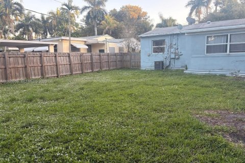 Villa ou maison à vendre à Hollywood, Floride: 3 chambres, 122.07 m2 № 2053129 - photo 4