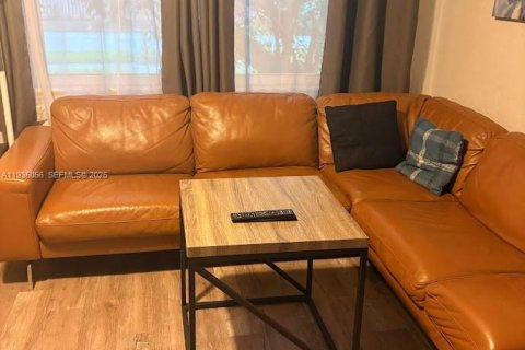 Villa ou maison à vendre à Hollywood, Floride: 3 chambres, 122.07 m2 № 2053129 - photo 8