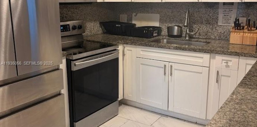 Villa ou maison à Hollywood, Floride 3 chambres, 122.07 m2 № 2053129