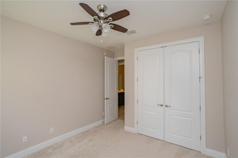House in Apopka, Florida 3 bedrooms, 209.96 sq.m. № 1904987 - photo 11