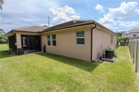 House in Apopka, Florida 3 bedrooms, 209.96 sq.m. № 1904987 - photo 15