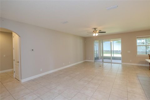 House in Apopka, Florida 3 bedrooms, 209.96 sq.m. № 1904987 - photo 3