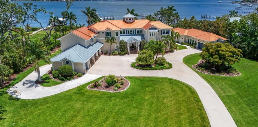 Casa en Bradenton, Florida 6 dormitorios, 651.9 m2 № 2206702