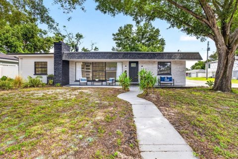 House in Tampa, Florida 3 bedrooms, 175.31 sq.m. № 2233479 - photo 2