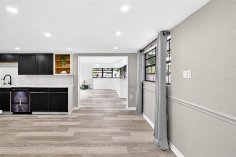 House in Tampa, Florida 3 bedrooms, 175.31 sq.m. № 2233479 - photo 9