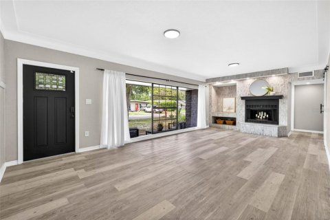 House in Tampa, Florida 3 bedrooms, 175.31 sq.m. № 2233479 - photo 6