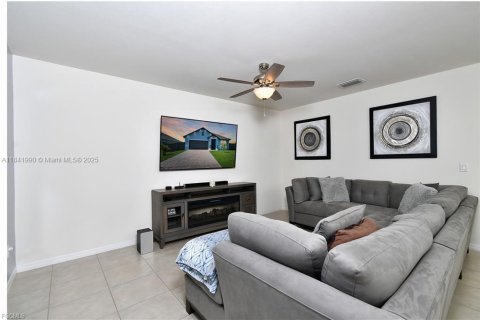 Villa ou maison à vendre à Cape Coral, Floride: 3 chambres № 1833953 - photo 7