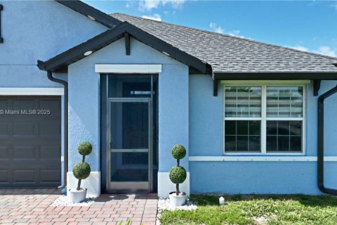 Villa ou maison à vendre à Cape Coral, Floride: 3 chambres № 1833953 - photo 2