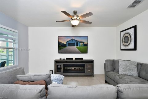 Villa ou maison à vendre à Cape Coral, Floride: 3 chambres № 1833953 - photo 11