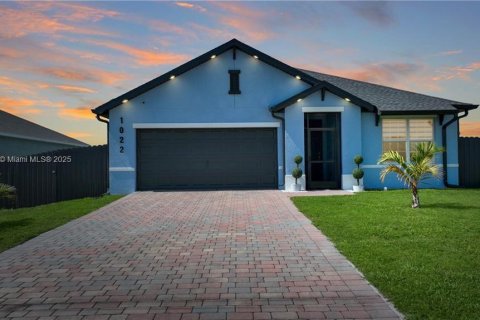 Villa ou maison à vendre à Cape Coral, Floride: 3 chambres № 1833953 - photo 1