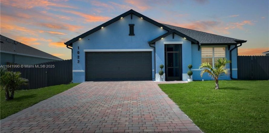 Villa ou maison à Cape Coral, Floride 3 chambres № 1833953